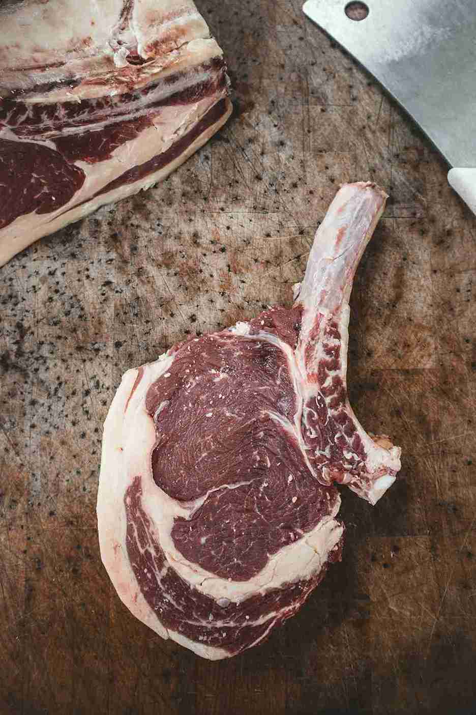 Tomahawk steak au barbecue Tomahawk steak au barbecue